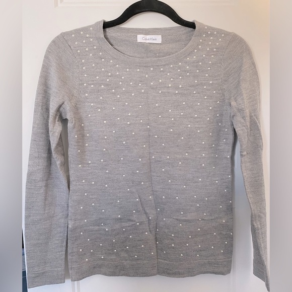 A beautiful pearl detailed Calvin Klein wool sweater - Picture 1 of 1